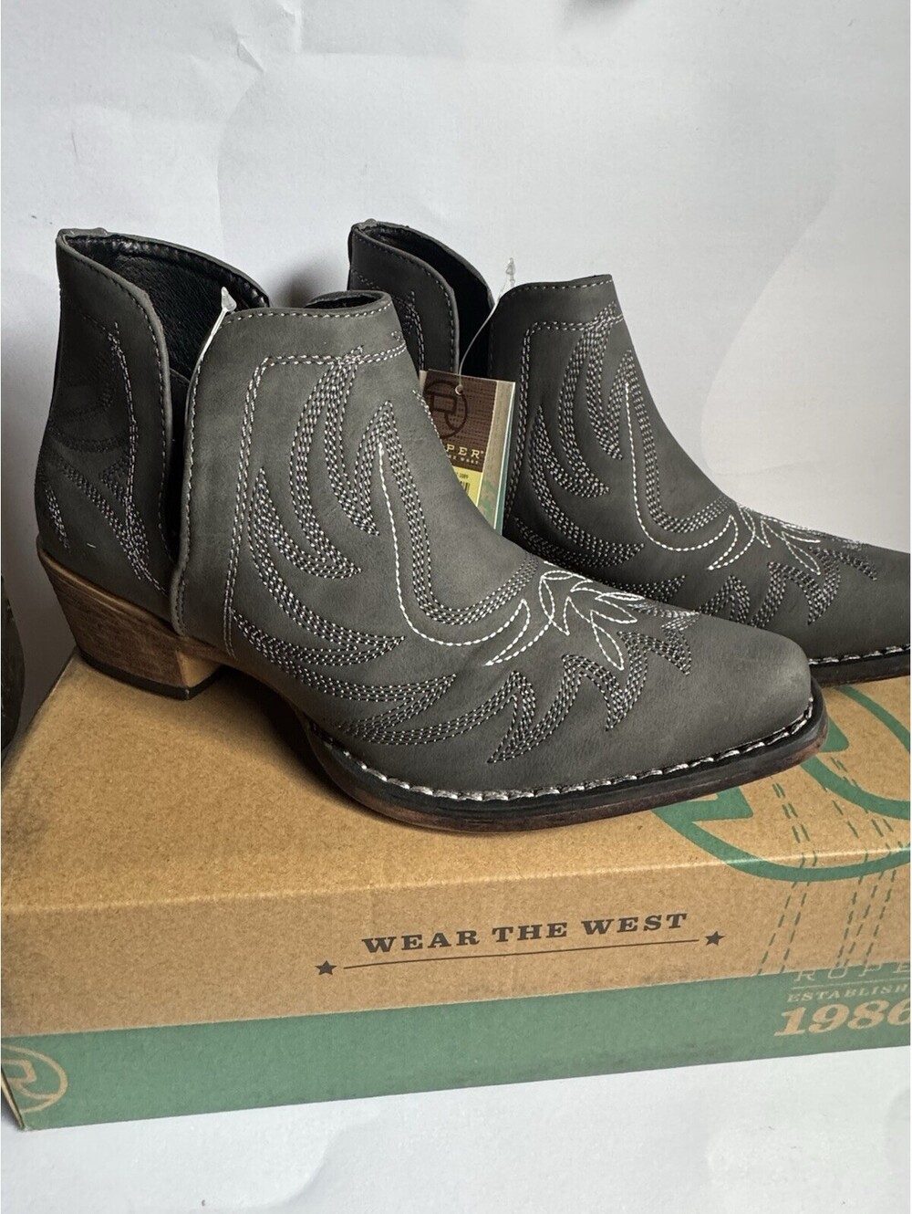 Roper Ava Embroidered Snip Toe Cowboy Booties Womens 7 Grey NWIB NWT - Picture 4 of 11